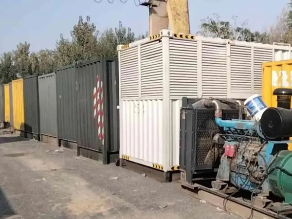 云浮200KW柴油发电机机组每小时油耗是多少？